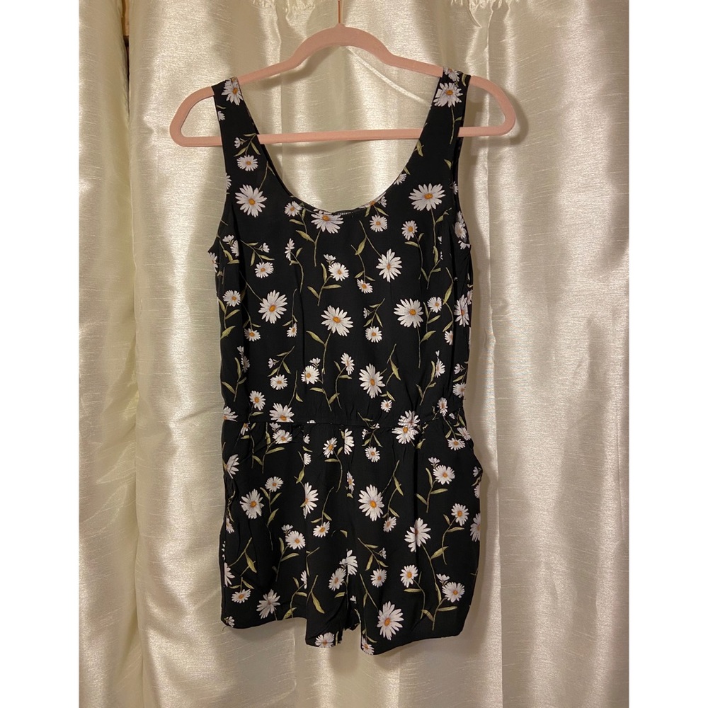 Daisy Pattern Romper Forever 21